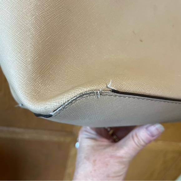 Michael Kors Saffiano Jet Set Tote - Picture 10 of 14